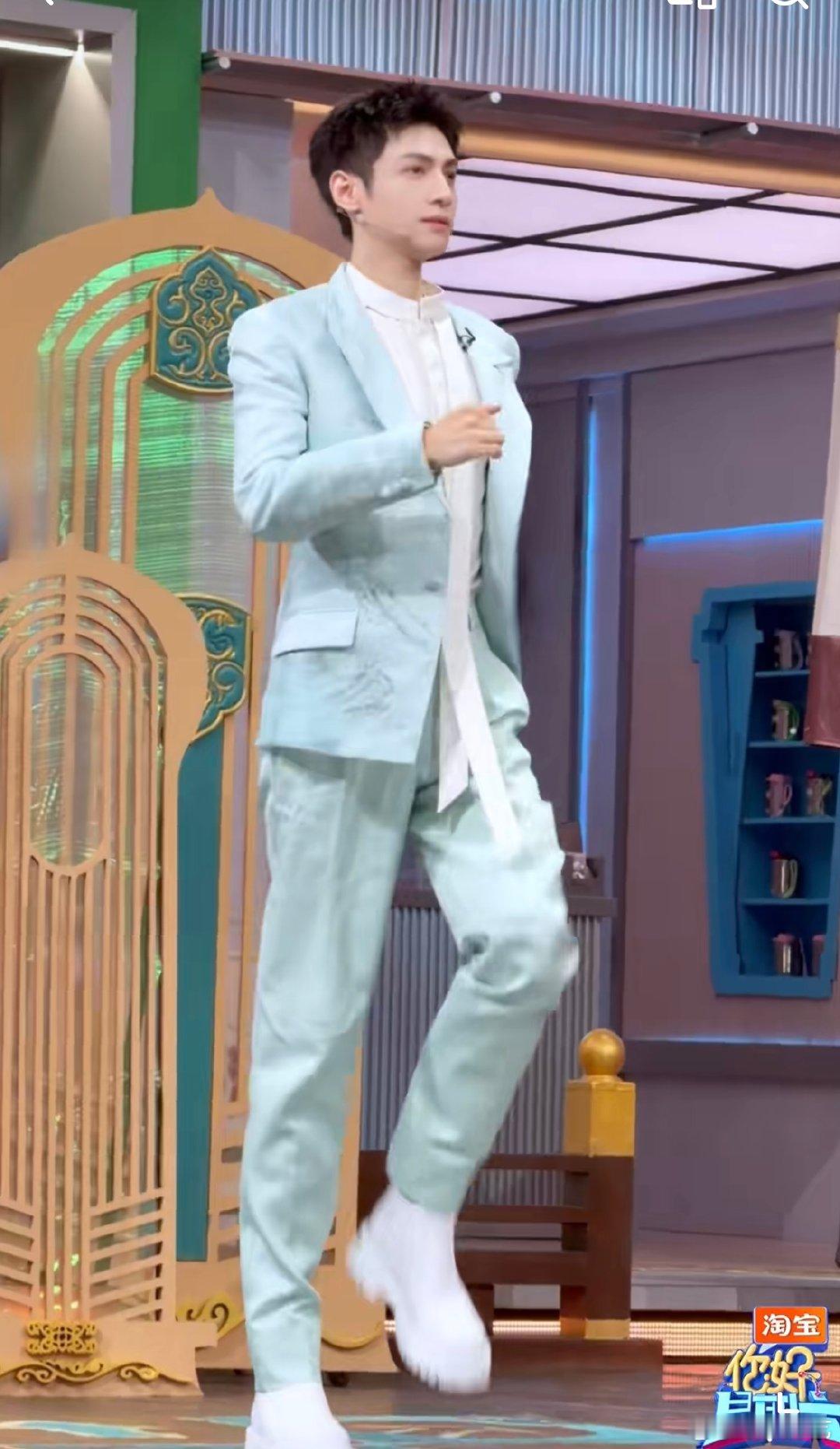 罗云熙版技能五子棋 是谁被狠狠圈粉？趣味玩法+洗脑BGM，快乐根本藏不住～ 你好