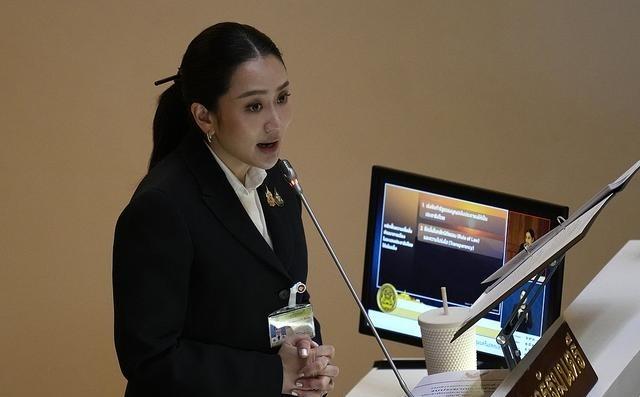 泰国最新民调出炉，佩通坦很危险。就在9月14日，泰国川登喜大学川登喜民意调查中心