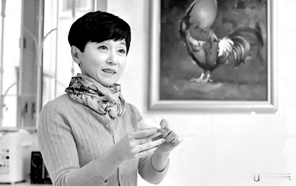 周星驰、周润发、梁朝伟刘嘉玲、张学友罗美薇……半个香港娱乐圈的花牌挤满了殡仪馆门