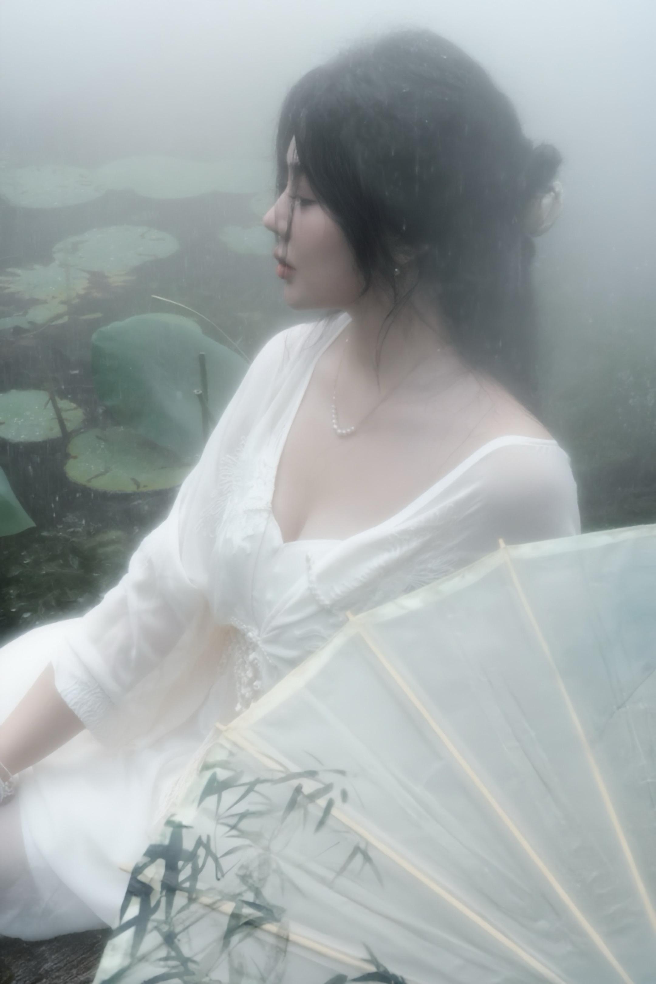 雨中荷花池🪷。