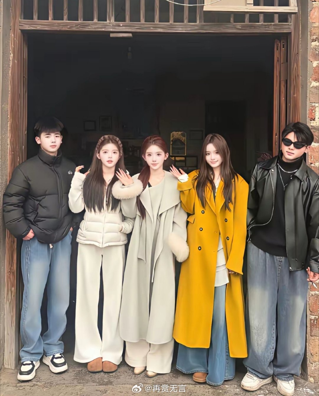 孩子的爸妈，肯定都是顶级帅哥美女级别的。 