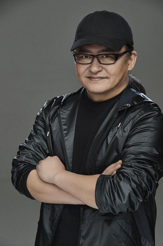 演员，刘欢说，我的身体也不好，有一次录节目，感觉特别憋屈，喘不过气来，只能离座，