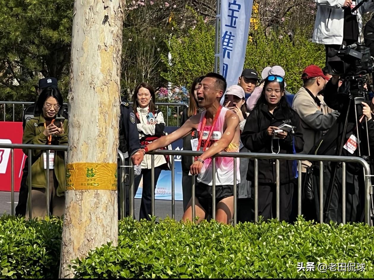 恭喜房博大幅提升自己的最好成绩…我是真没想到2小时17分的房博能在石家庄把自己的