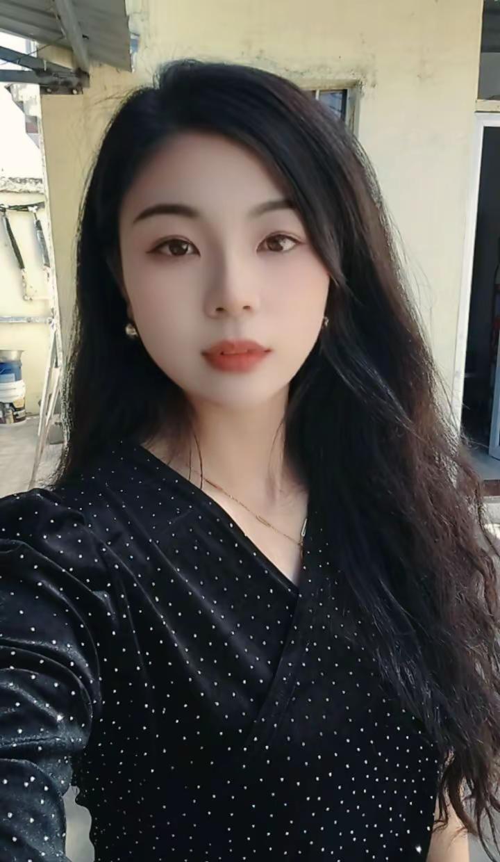 年少听不懂《今天》，如今人到中年，才明白世间本就万般不完美！历经风雨，才算看懂生