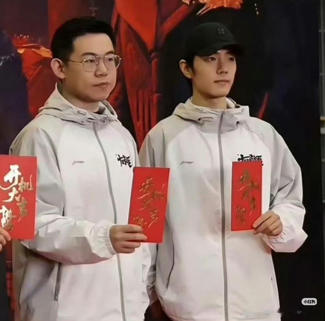 十日终焉选角谁最贴角色编剧老师这大黑眼圈！恩看来真的很用心～不停地开会熬夜磨剧本