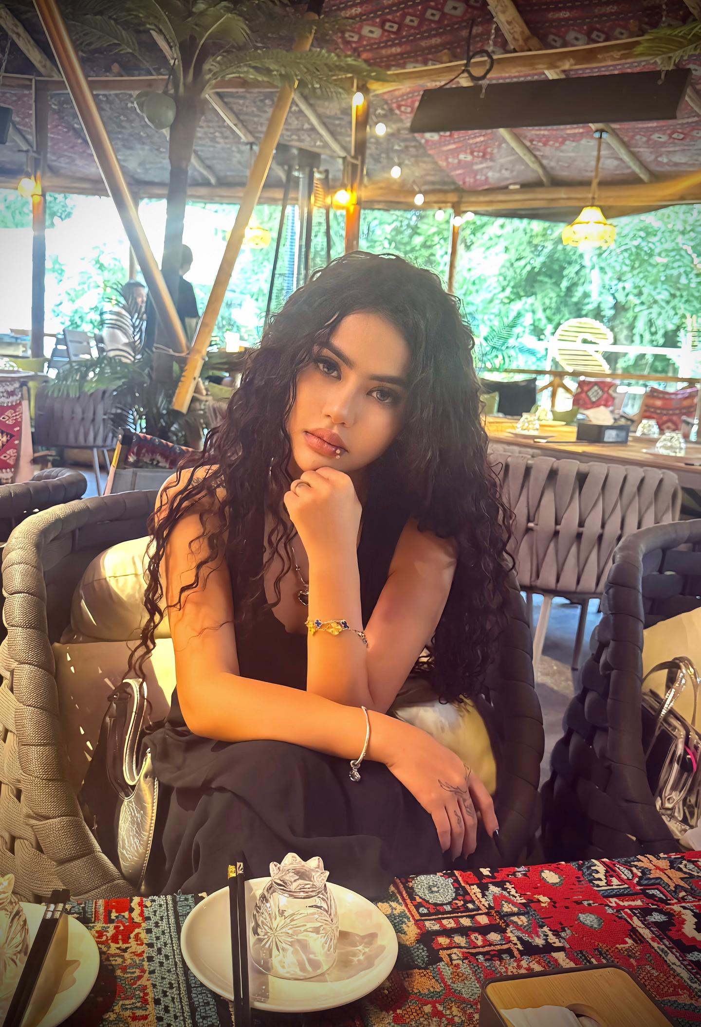 故事不长 也不难讲 短短一句 相识一场...