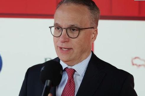 为何是2027年？“美国想保留筹码，但中国手里有王牌”
美国政府刚刚宣布，将自2