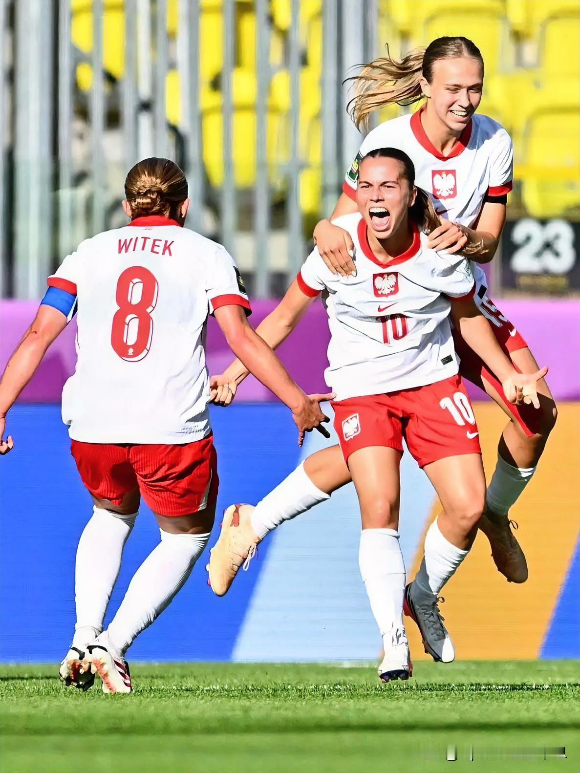 2026年U20女足世界杯9月5日战报:
A组
排名/球队/胜平负/净胜球/得失
