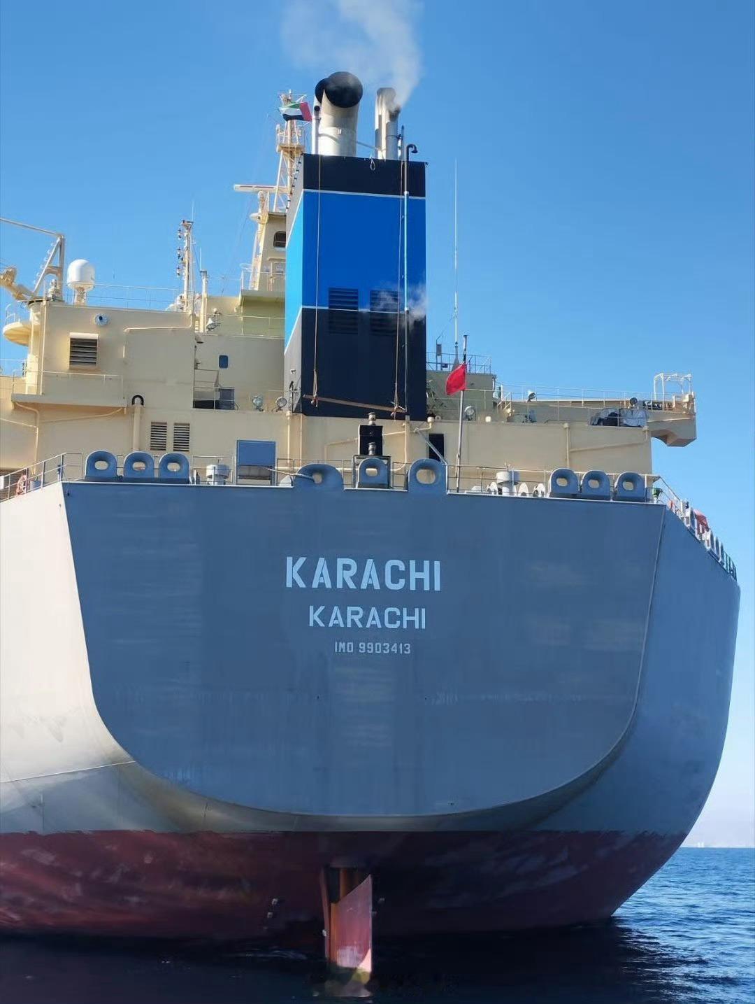 巴基斯坦油轮通过霍尔木兹海峡悬挂巴基斯坦国旗的油轮“卡拉奇”号（IMO 9903