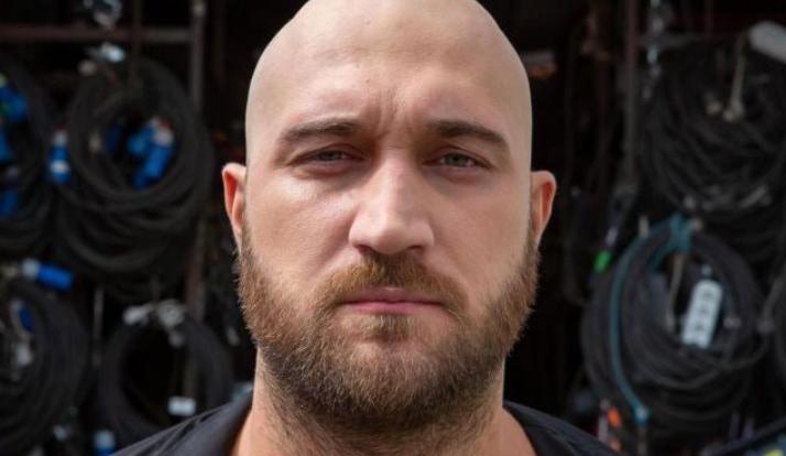 乌克兰总统泽连斯基之前拥有的，“95号街区”戏剧院的演员，哈努马克，已经成功逃亡