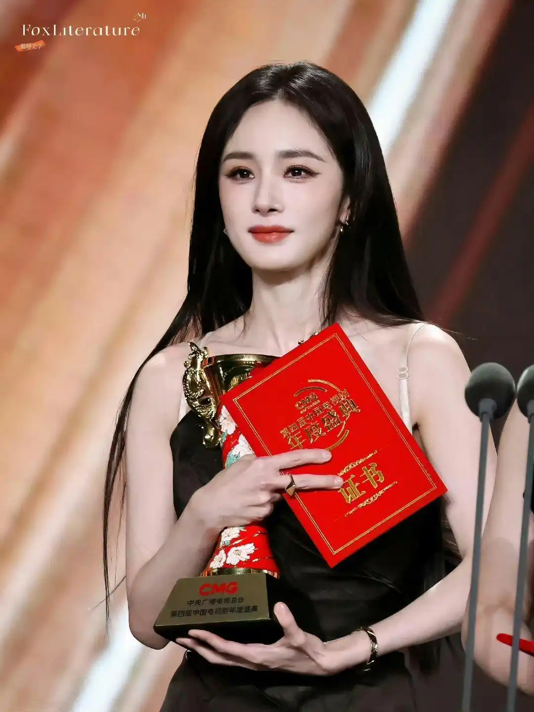 85花的视后们刘亦菲：总台、SMG、导协三料视后视后赵丽颖：金鹰、飞天双料视后唐