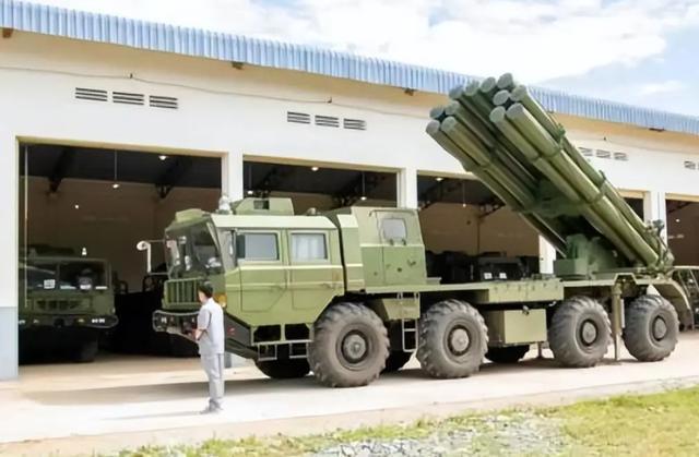 柬埔寨中国造PHL-03火箭炮遭泰国空军打击 JAS-39“鹰狮”战斗机首次参展