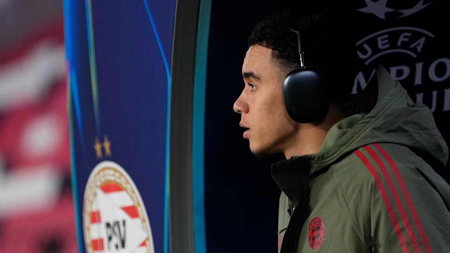 2️⃣0️⃣7️⃣天後，賈馬爾·穆西亞拉再次回到首發陣容❤️🤍🇩🇪 