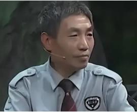 1970年云南地震时，一名老兵徒手救出十四名女兵。谁能想到，时隔45年，女兵们得