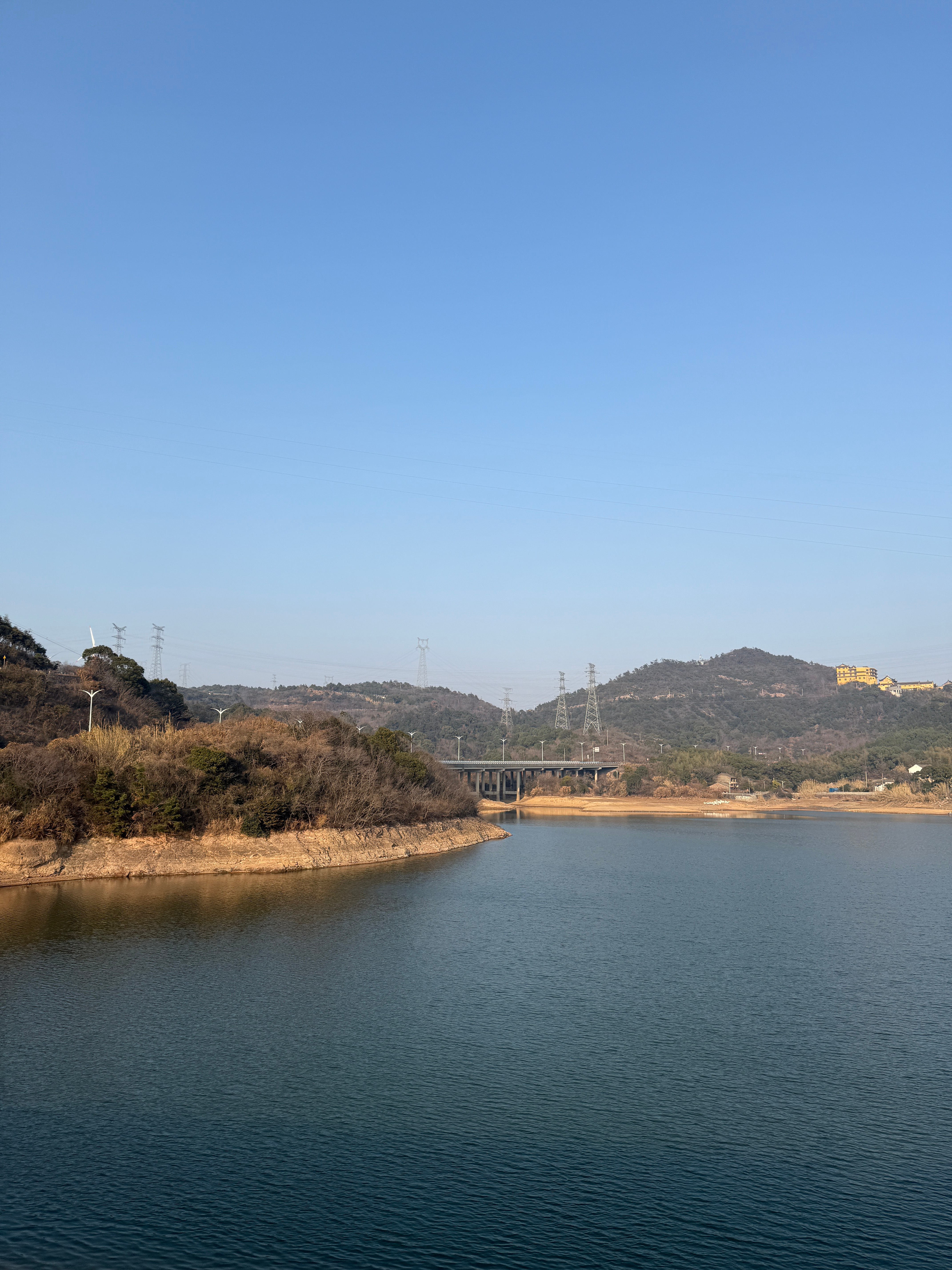 舟山的小村落还挺惬意～可惜没有快充桩