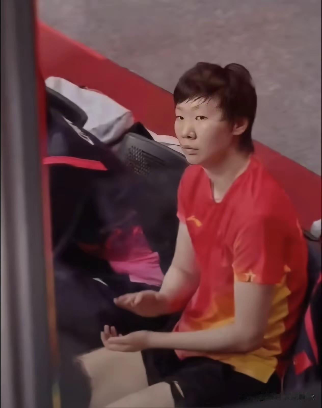 真不建议因为一场球又去说曼昱的不是，看到曼昱今天因为输球，心理压力已经很大了，如