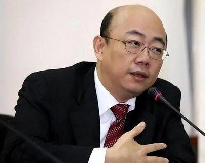 郭正亮给了台湾“最好”出路？一国两制改1个字，或可统后不驻军。
郭正亮，1961