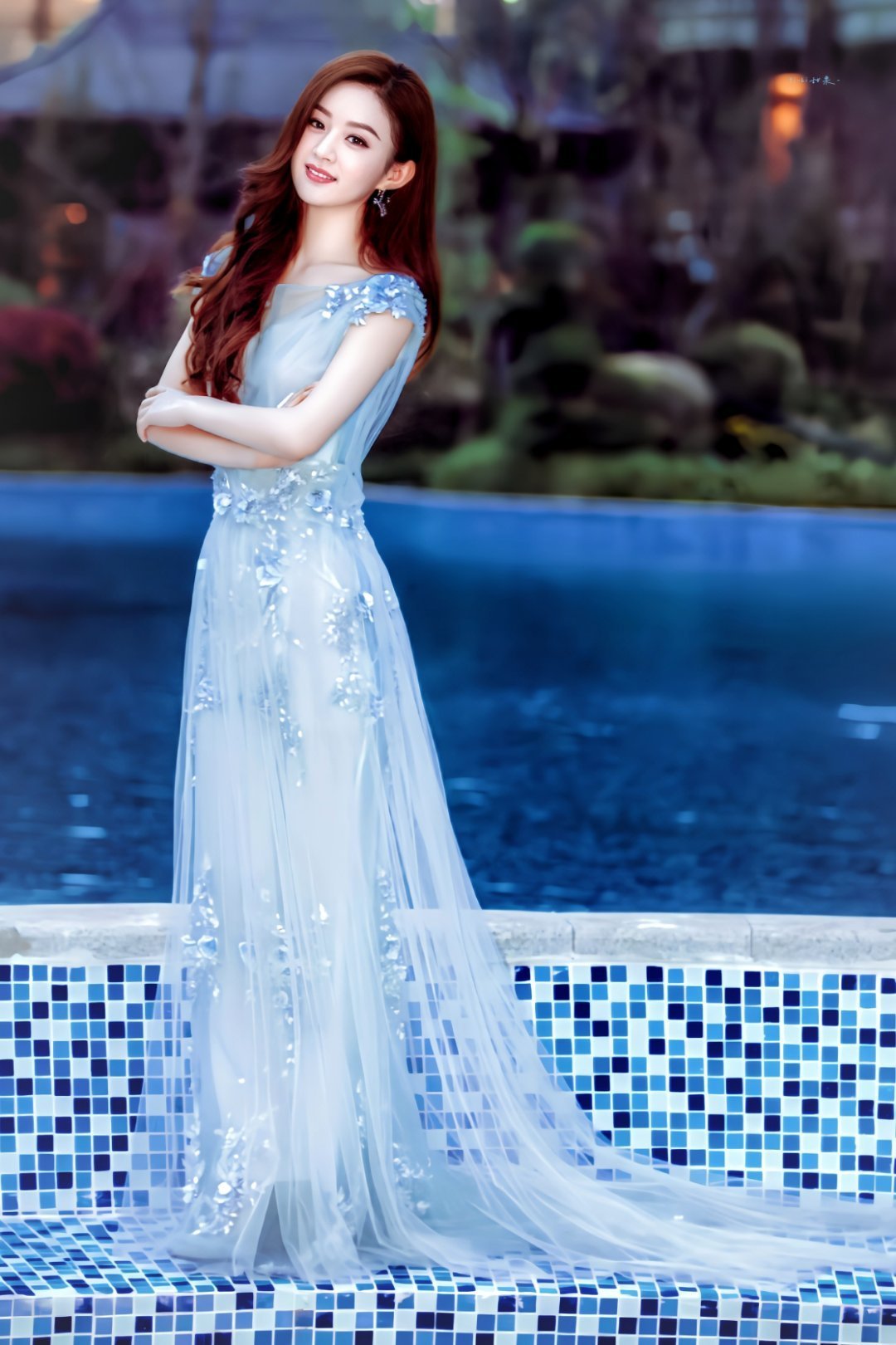 赵丽颖黄和娘 zly赵丽颖李秋萍 “青春是窗外的梧桐树,是骄阳,是满怀希望和梦想