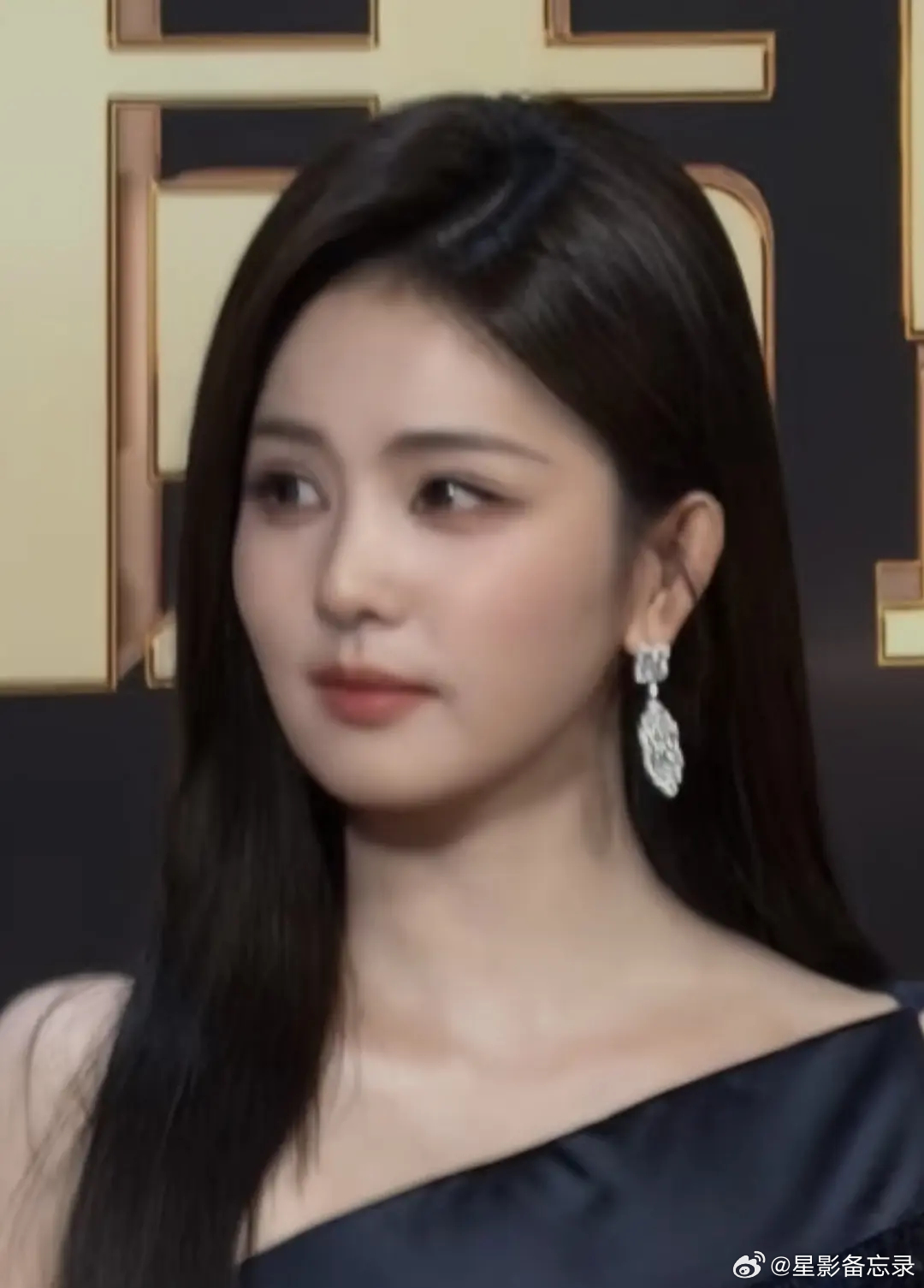 脸肿了现在走女人味方向吗 