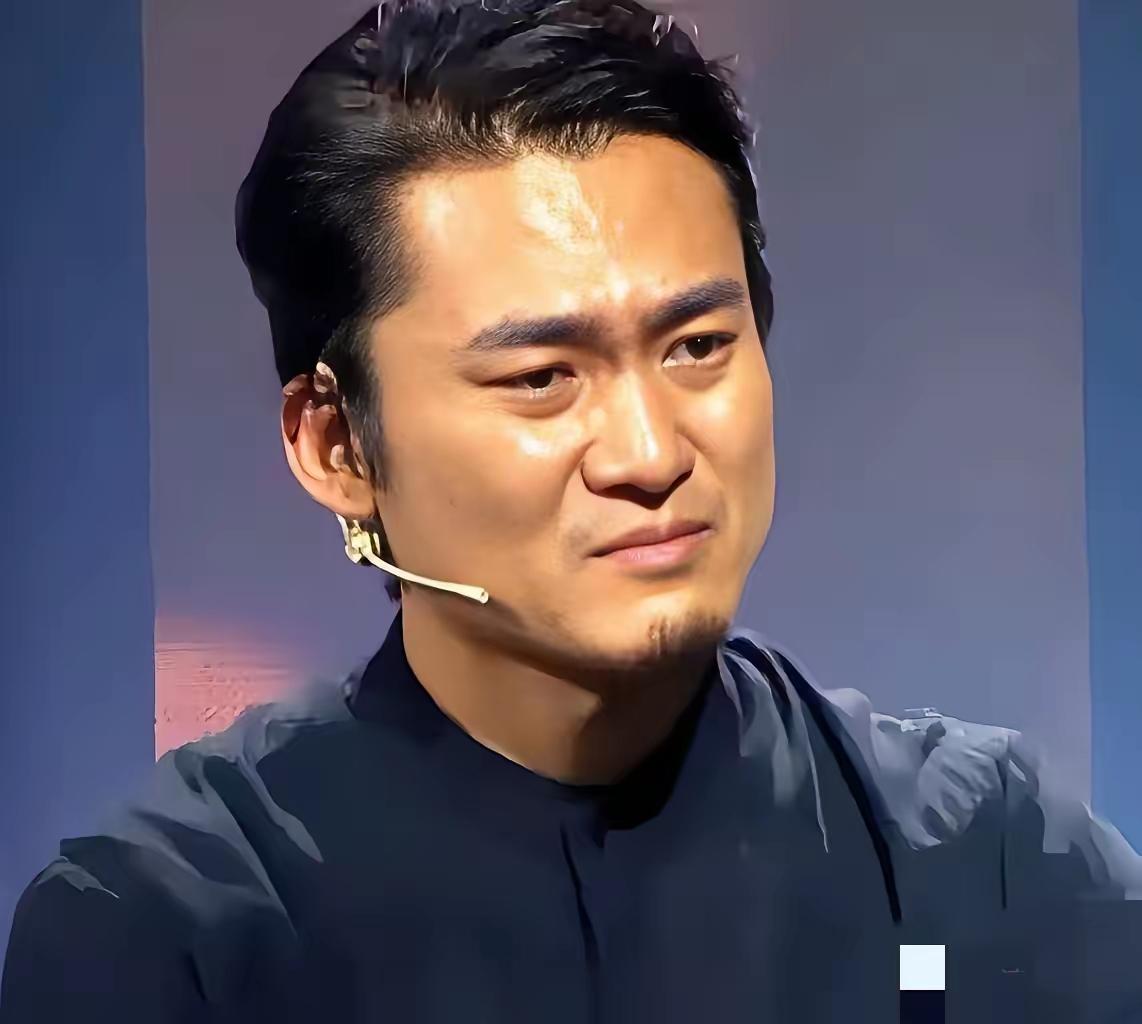 [微风][微风]黑龙江1男孩父母接连去世，学习成绩特别好，却没钱继续读书。他哭着