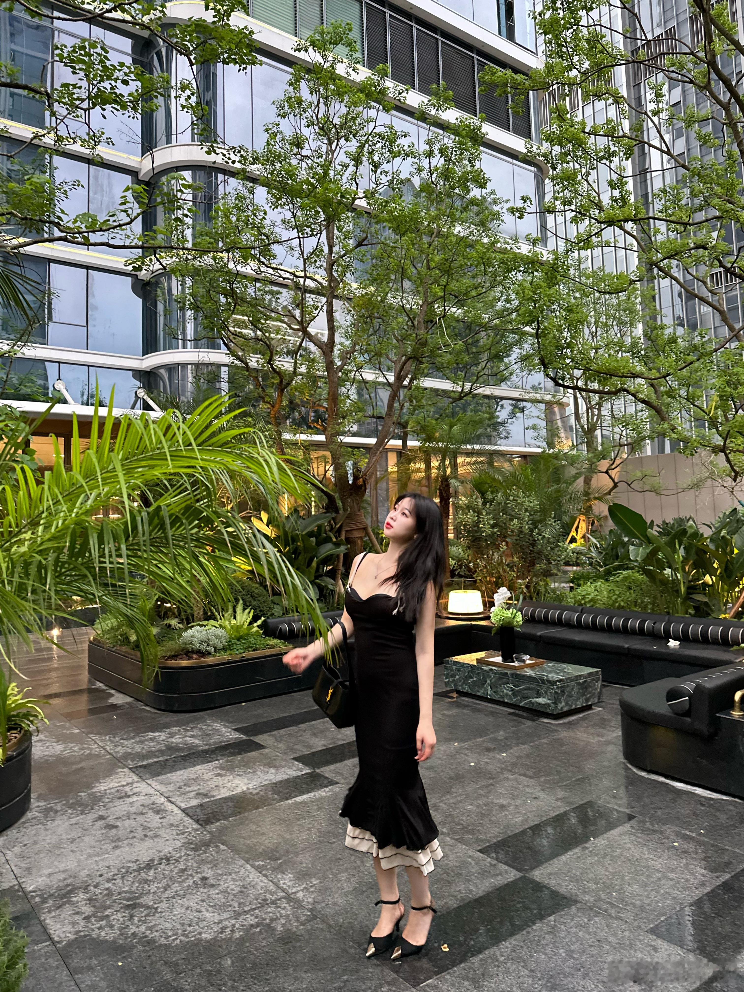 普普通通的日子是幸福的具象化✨👗:舒衣家 ​​​