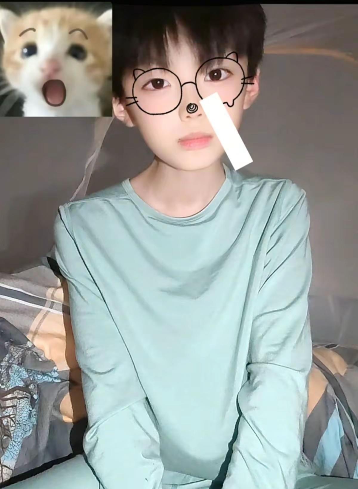 可爱.....睡衣穿搭 可狼可奶 睡衣男孩 好帅的睡衣