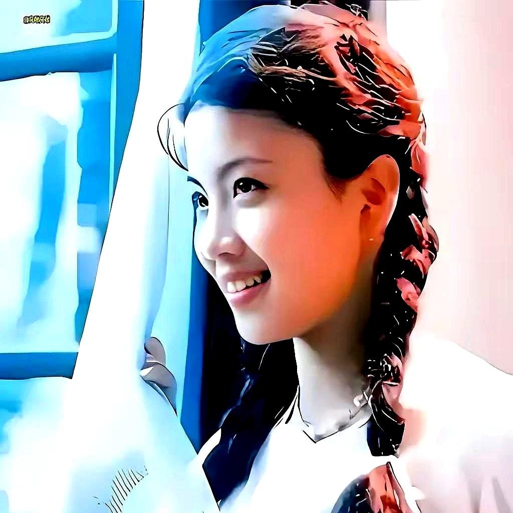 怎么现在满屏都是锥子脸、排骨精？

以前的女歌手，那才叫真的舒服。我卧室墙上贴的