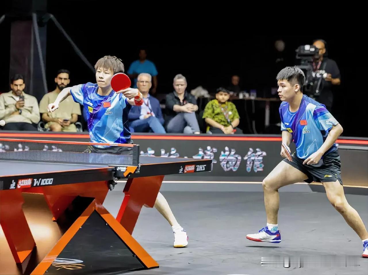 世乒联男子总决赛1月5日最新战报，中国男双会师决赛。
🏓🏓男子双打半决赛	
