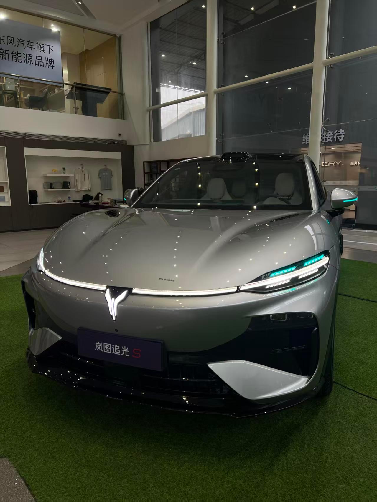 中大型纯电SUV全系四激光跑华为ADS 5，最高740公里，800V 5C补能快