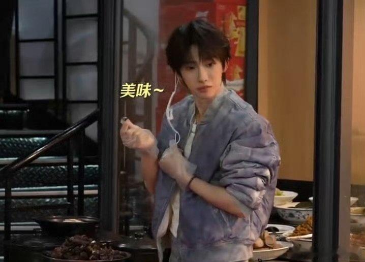 抽象和国风都是刘宇的舒适区我来到你的家乡一半戏腔古韵风雅绵长，一半魔性哼唱欢乐搞