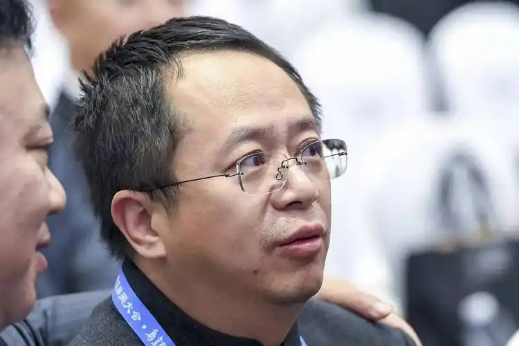 周鸿祎总结2024 周鸿祎在2024这一年里，他不仅引领集团在人工智能领域取得了