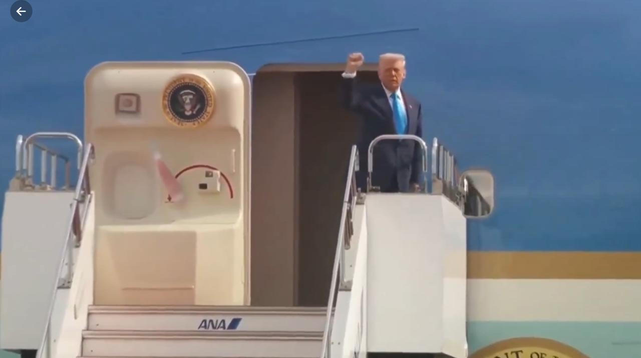 美总统启程韩国，一个人登机略显孤单！10月29日早上，日媒航拍特朗普车队离开下榻