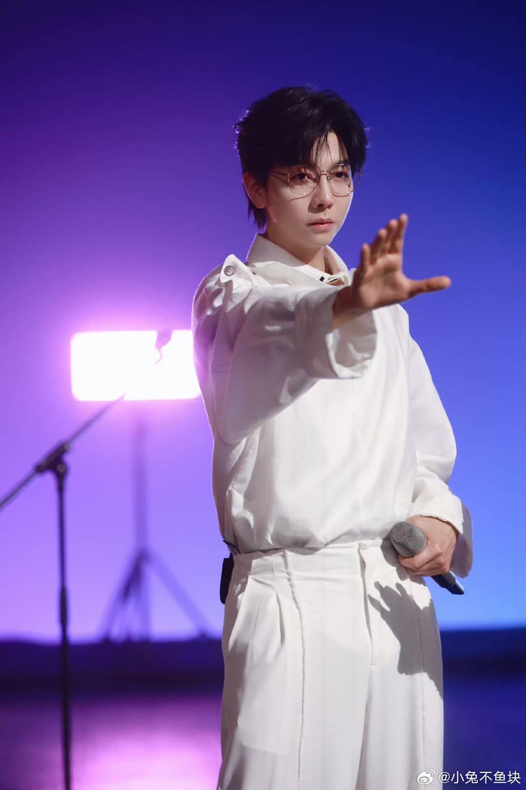 胡夏高音统治区 胡夏的高音总能让人心动！《暮色回响》这首歌，他的演绎真的是非常到