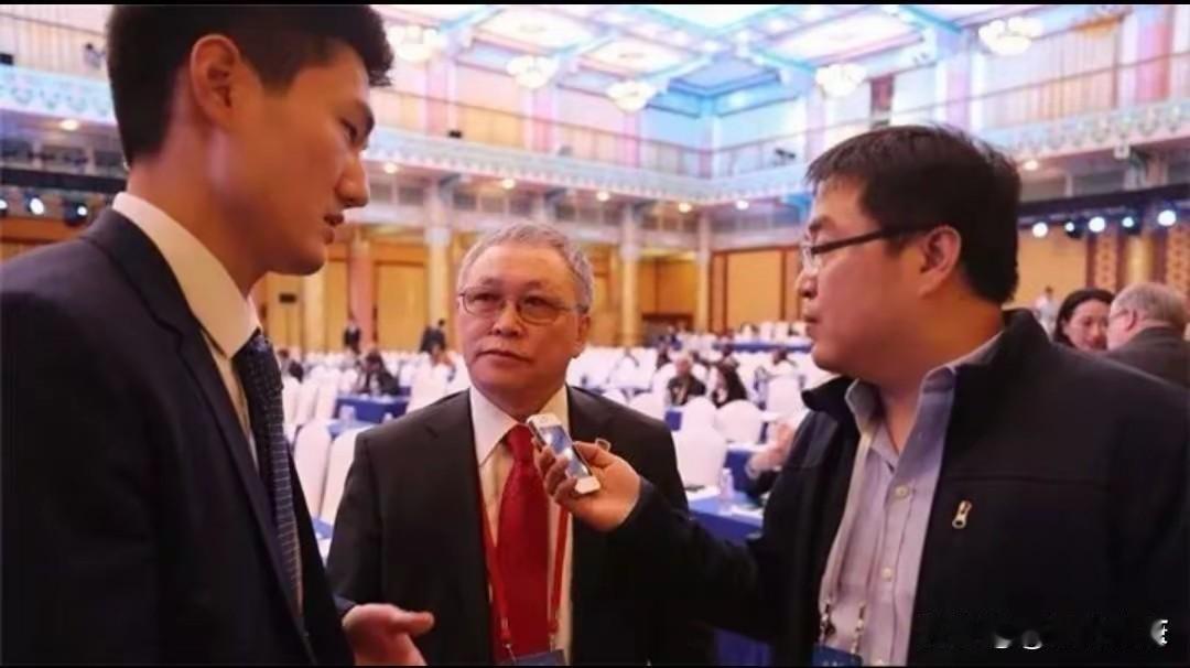 张维迎的校友西北大学毕业的李毅口吐狂言：“大陆想统一，就要做好毁灭500座城，牺