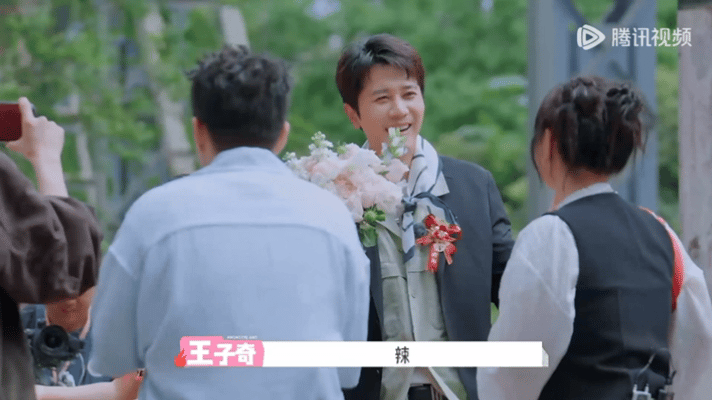彭冠英李嘉琦结婚了 大家是怎么做到这么有信念感的...连谢涤葵都出来演小辣爸爸了