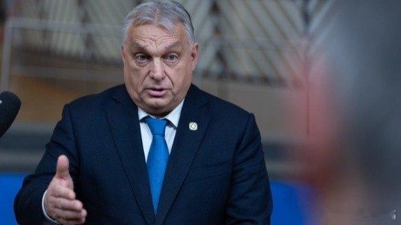 凤凰新闻【欧尔班：我们的钱还是花在国内修路吧，不拿去给乌克兰寡头买金马桶了】乌克