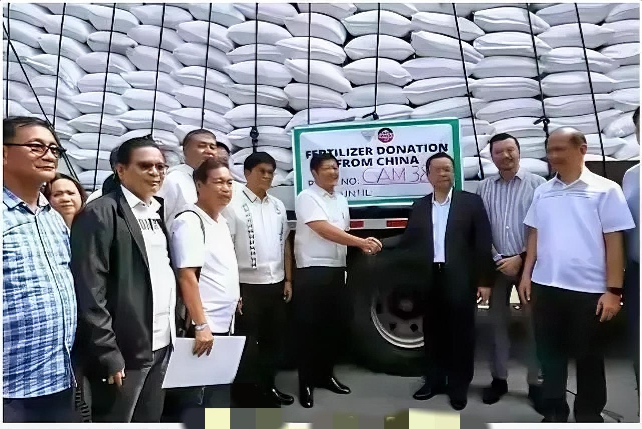 给菲利宾捐钱捐物！
人家根本不领情！

好心捐钱捐物做善事，居然还能被冷脸对待？