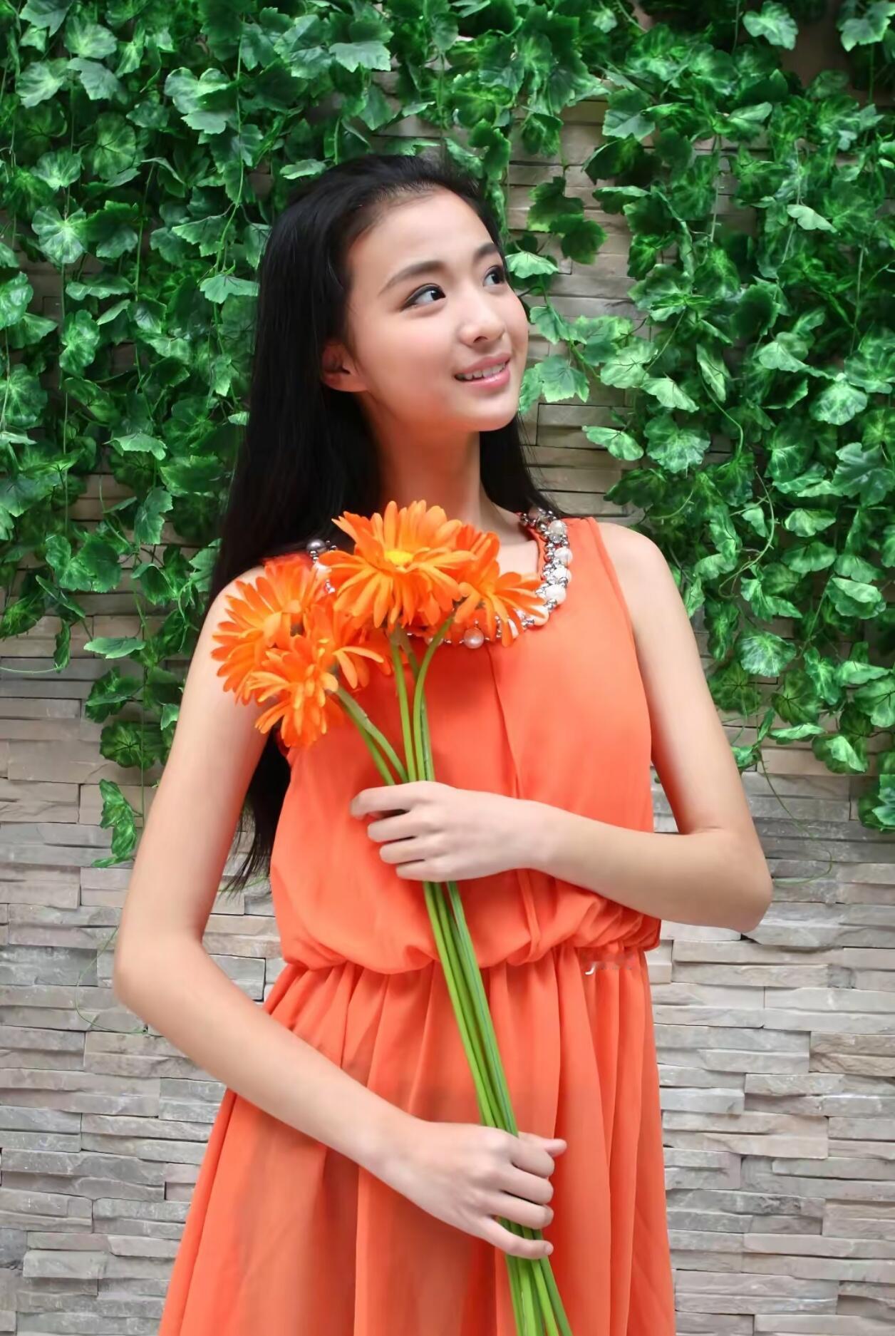 小船船初中就已经在展示天资了王楚然初中就这么美了王楚然初中就在展示天资