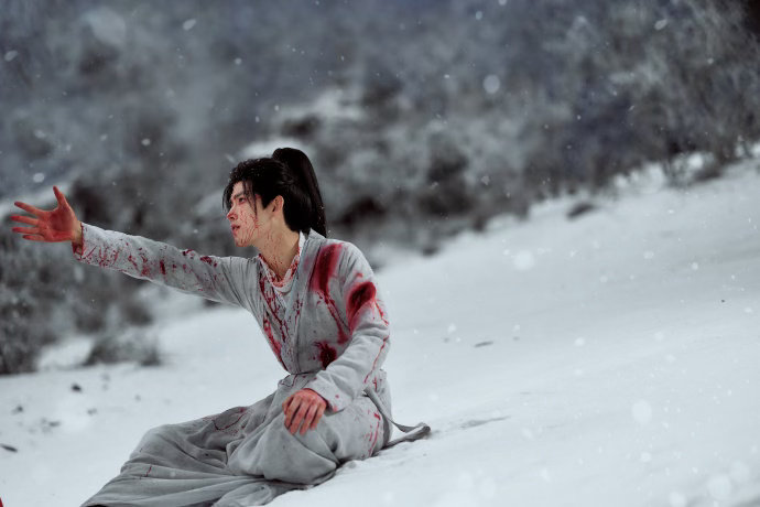 陈飞宇受刑戏镜头 陈飞宇的战损状态绝了！《白日提灯》里段胥被拷打却不肯低头，少年