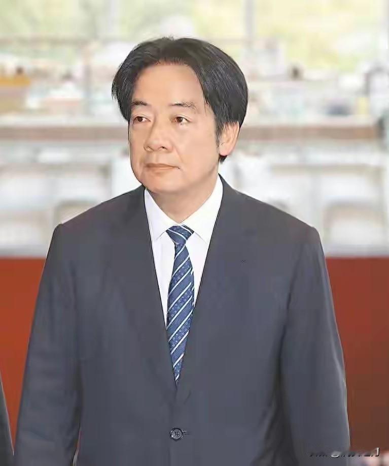 解放军这几天福建辛苦待命终于等来了民进党傀首头子赖清德弹劾提案的通过，但要到明年