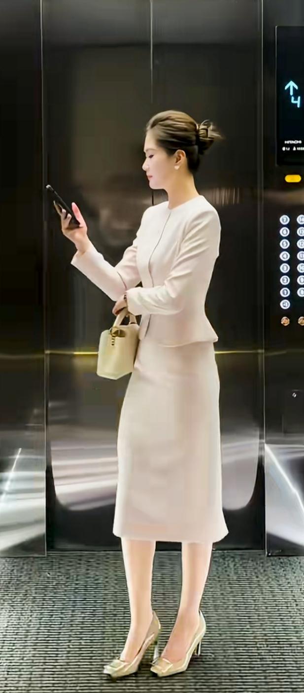 优雅职场穿搭