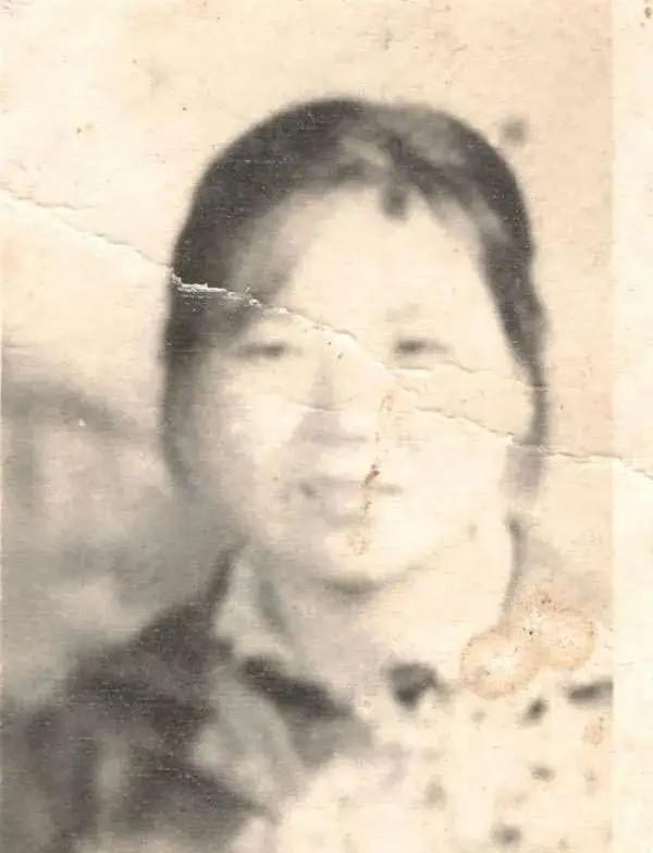 拯救老旧照片系列：破损、划痕、瑕疵修复与上色，PhotoVINTAGE一键搞定