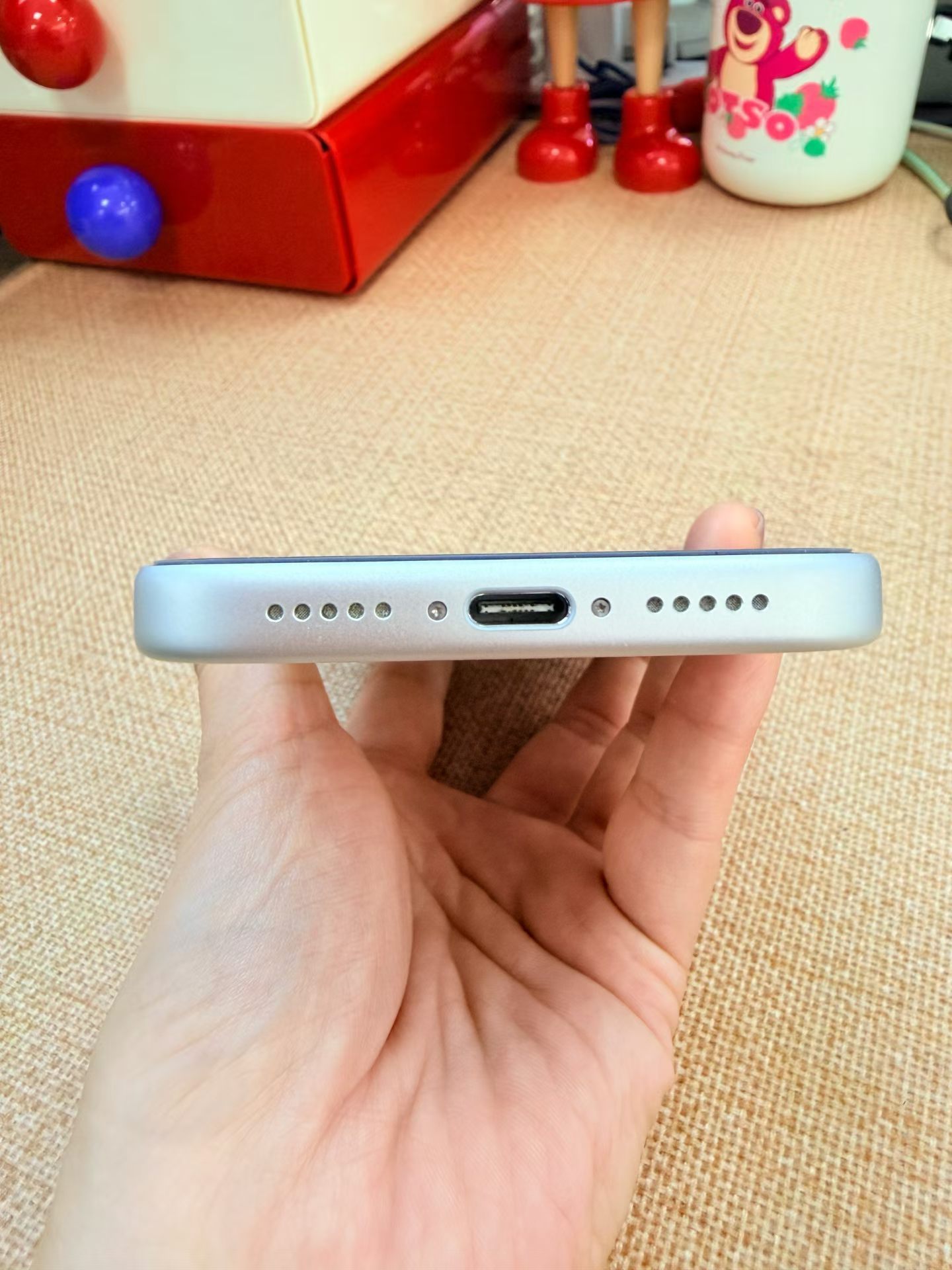 精品二手机苹果17pro 512G银三星G9N屏，电池效率95%国行纯原，99新