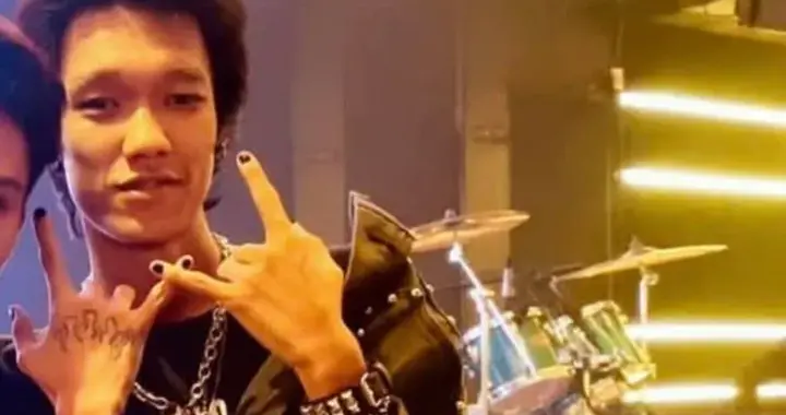 缅甸知名说唱歌手在仰光音乐节公开发避孕套，喷出污言秽语