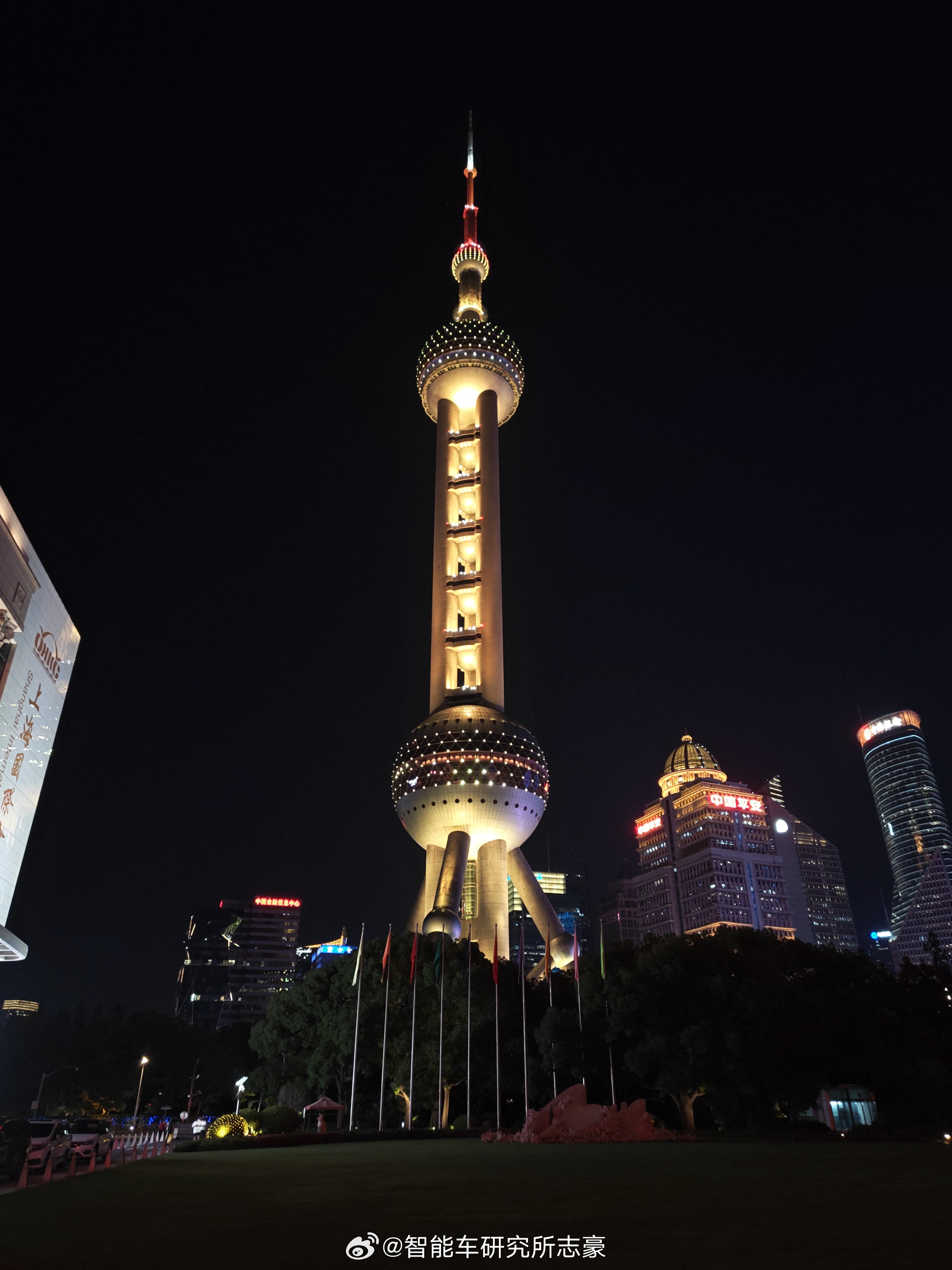 夜上海，夜上海~今夜是个不夜城- 
