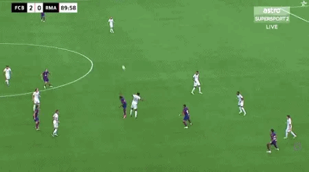 巴塞罗那3-0皇家马德里，总结有三：

（一）皇马需要一个一锤定音的中锋；

（