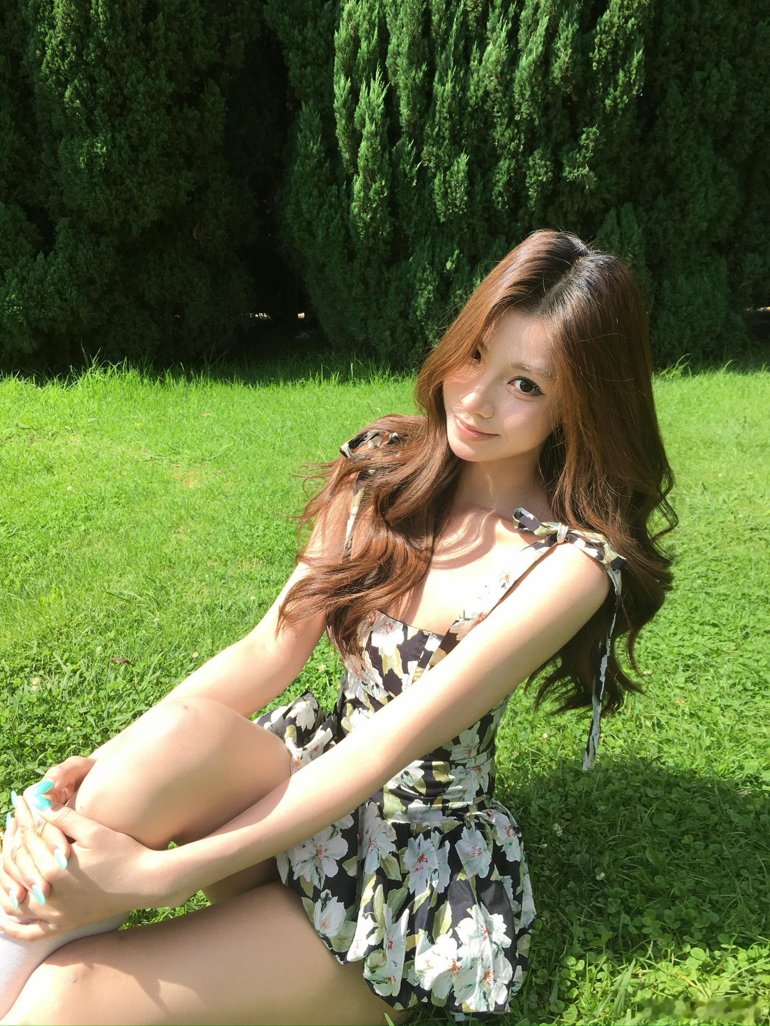 再一次把qiu抓来当模特这件复古黑碎花和绿意好配清冷花神系列 女主角引路