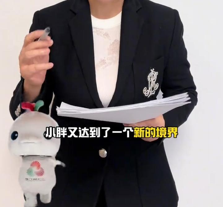 邓亚萍老师说：小胖又达到了一个新的境界，以前大家都知道他是以厚实著称，就是铜墙铁