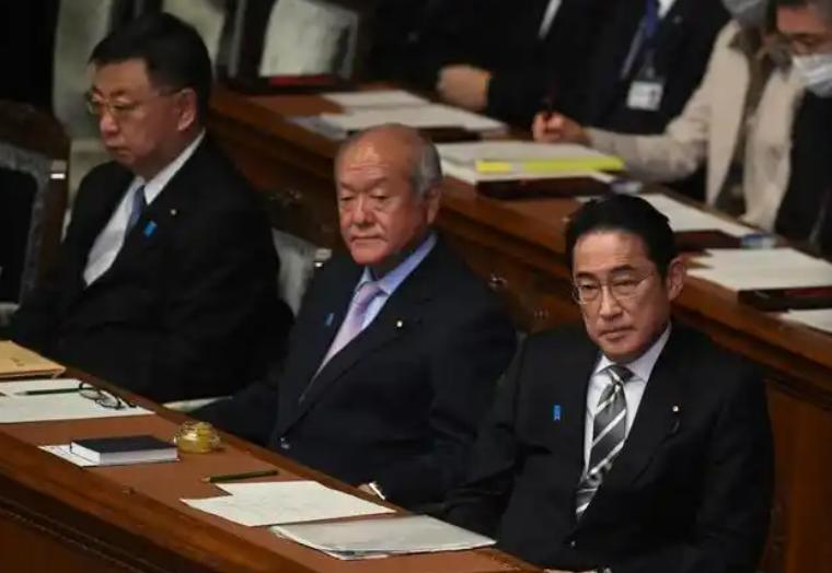 “二战时期，若不是俄罗斯和美国出兵，中国早已被日本灭族！”这是一位日本议员说出来