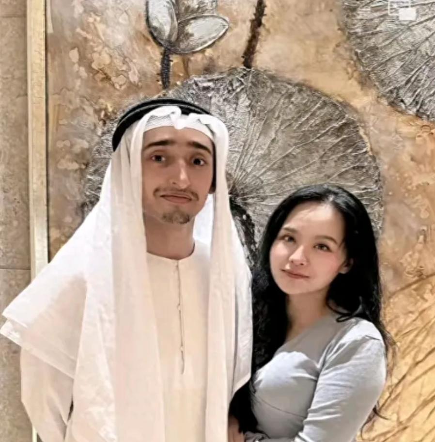 2018年，20岁迪拜富少在湖南留学，竟爱上36岁离异宝妈，父亲知道后勃然大怒：